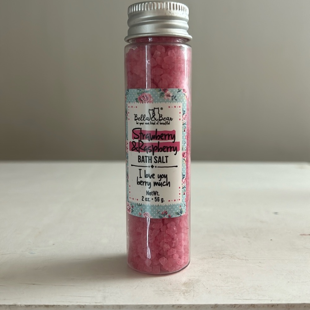 Strawberry and raspberry bath salt